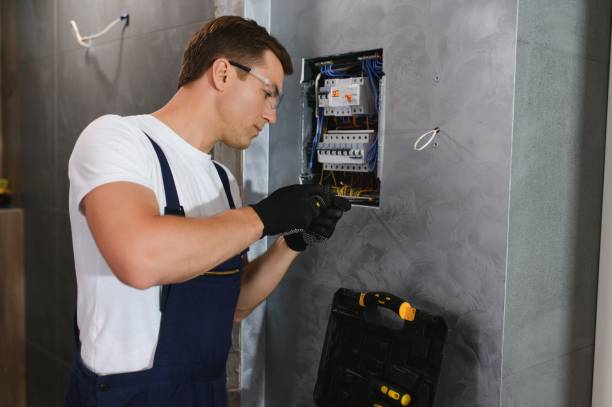 Best Emergency Electrical Repair  in Venice Gardens, FL